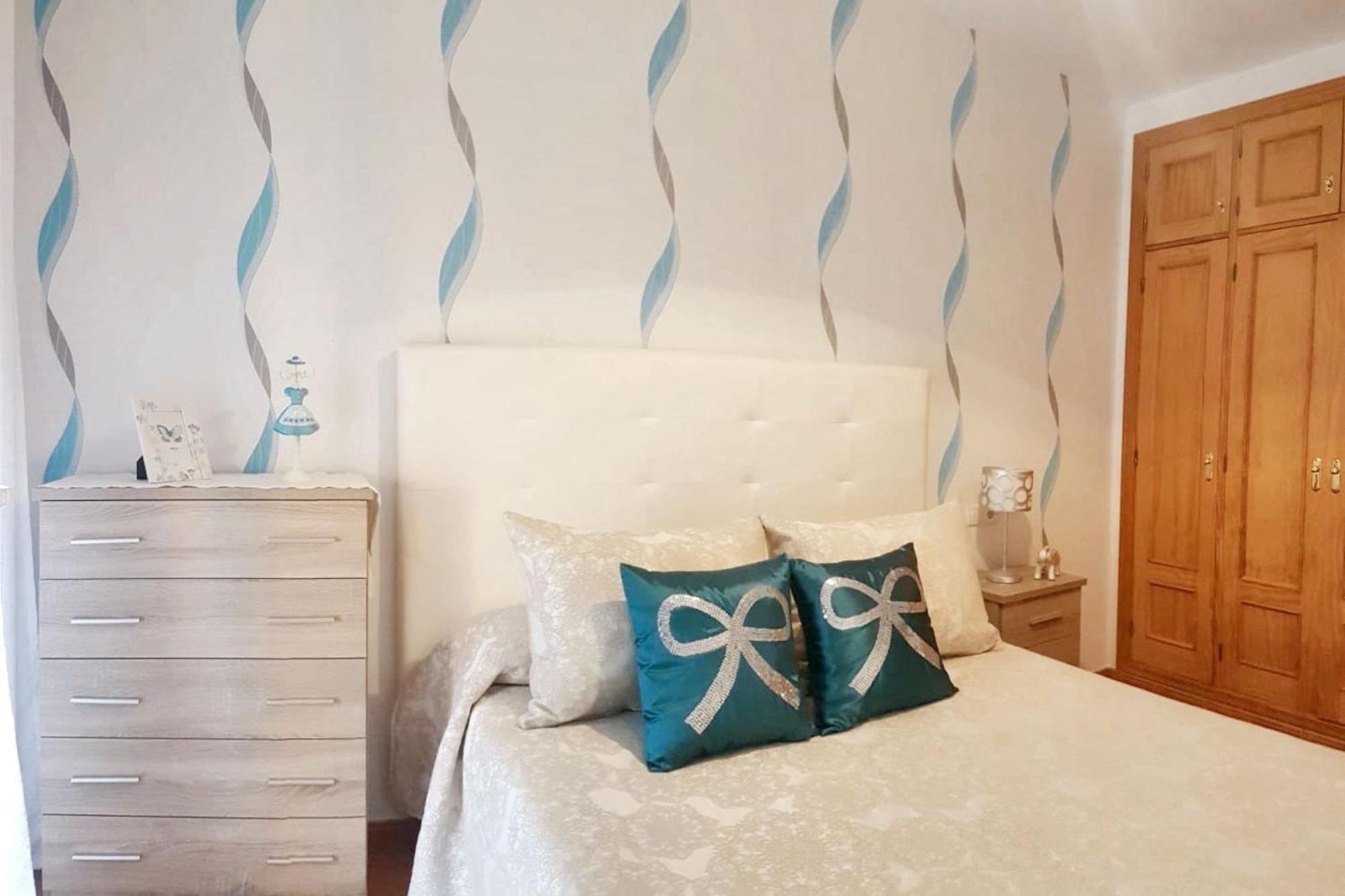 Modern In With Balcony And City View - 48 Sqm Apartment *
